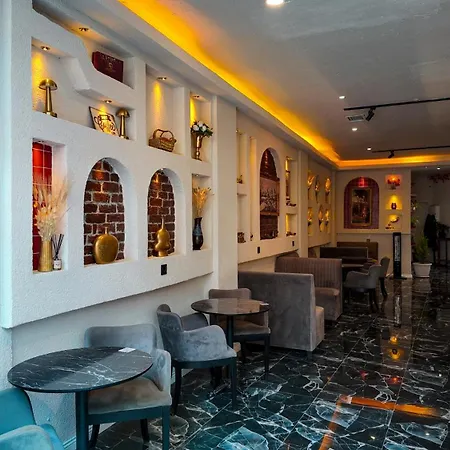 Viva Hotel *